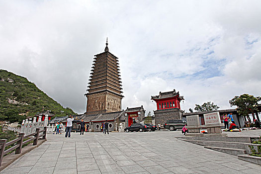 朝阳,凤凰山,旅游,景点,建筑,宗教,佛教,庙宇,塔,历史,名胜古迹,牌坊