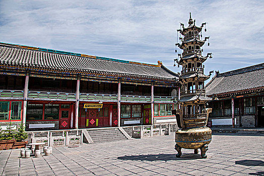 山西忻州市五台山菩萨顶寺院文化艺术研究院铜塔