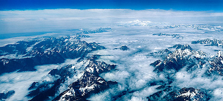 空中看昆仑山脉