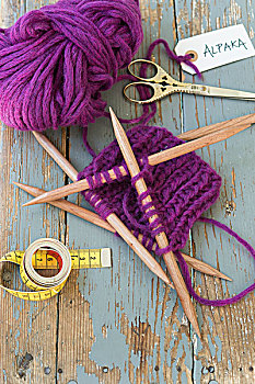 块,紫色,羊驼,毛织品,编织品,木质,针