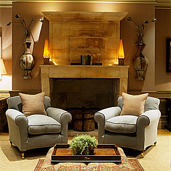 舒适,读,椅子,正面,壁炉,装饰,靠近,灯,壁炉架,传统,客厅