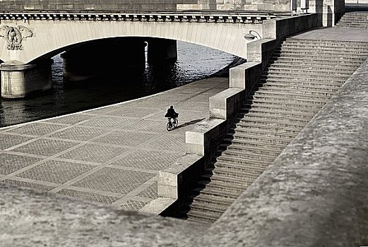 男人,骑自行车,堤岸,塞纳河,巴黎,法国