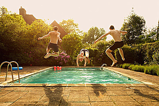 后视图,男人,跳跃,游泳池,夏天