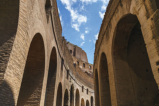 意大利罗马斗兽场内部拱门建筑细节