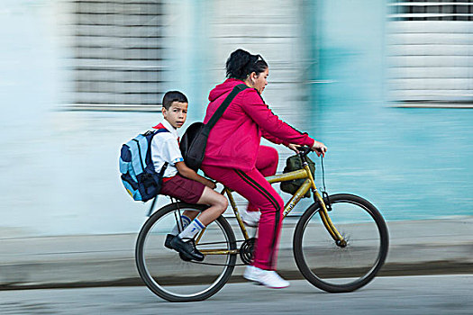 古巴,特立尼达,母亲,儿子,学校,自行车