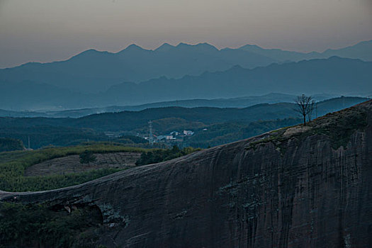 山,夕阳,霞光,傍晚,线条,层次,驴友,旅行,地质公园,丹霞地貌,灌木,水潭,素材,质感,设计,细腻,纹理,树