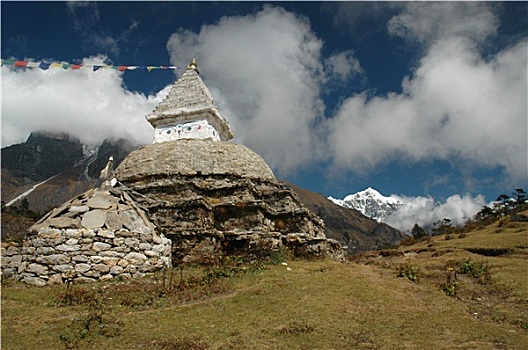 卑尔根,尼泊尔