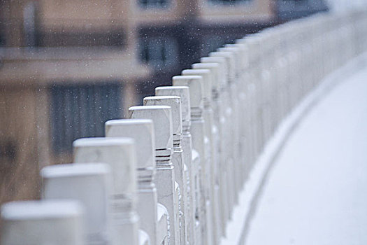 雪中的盘桥