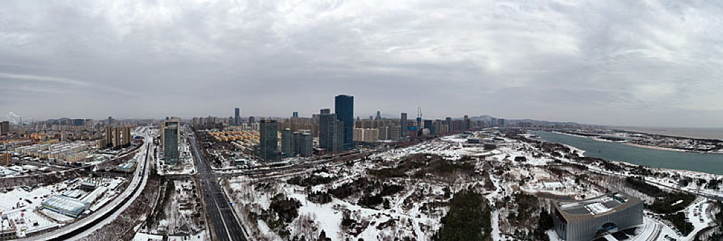 山东省日照市,雪后的植物园风景如画