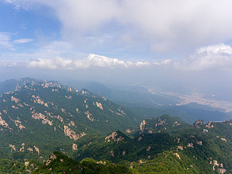 航拍河南洛阳栾川老君山