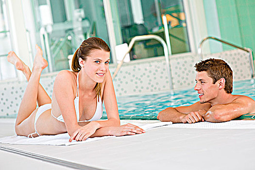 游泳池,年轻,幸福伴侣,放松,池边
