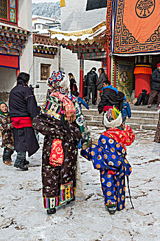 甘肃甘南地区,郎木寺,藏传佛教圣地,藏民服饰,徐学哲摄影,尼康,年,月