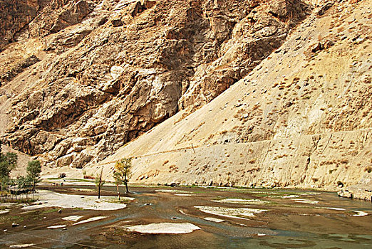 tajikistan,penjakent,donkey,in,the,fann,mountains