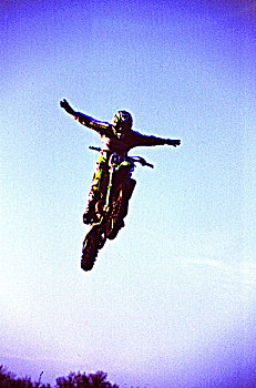 仰视,一个,男人,跳跃,空中,摩托车