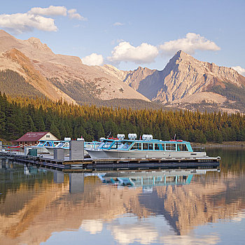 旅游,船,玛琳湖,碧玉国家公园,艾伯塔省,加拿大