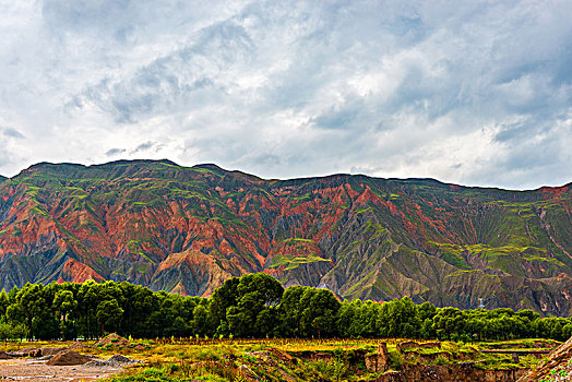 高原峡谷风光