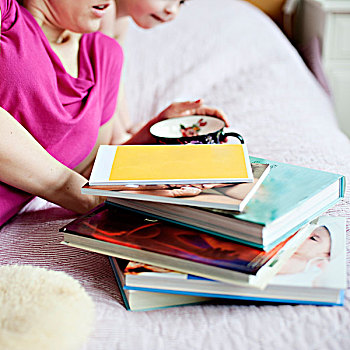 母亲,婴儿,儿子,读,书本,床