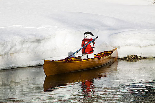 雪人,戴着,救生衣,独木舟,河,科罗拉多,冬天