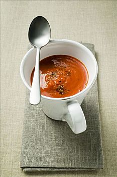 红椒,奶油稀汤,汤杯
