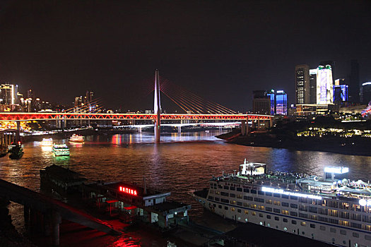 重庆,夏日夜晚的朝天门