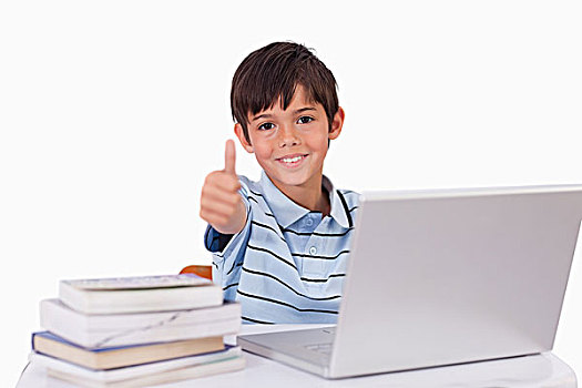 男孩,笔记本电脑,竖大拇指