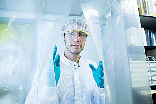 男性,头像,科学家,后面,塑料制品,帘,实验室,净室