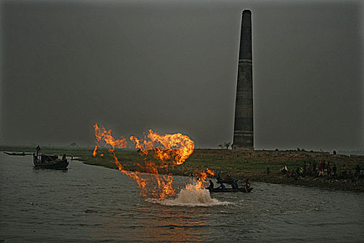 拖船,沙子,河,击打,水下,管道,巨大,结果,许多人,达卡,烹调,孟加拉,一月,2008年