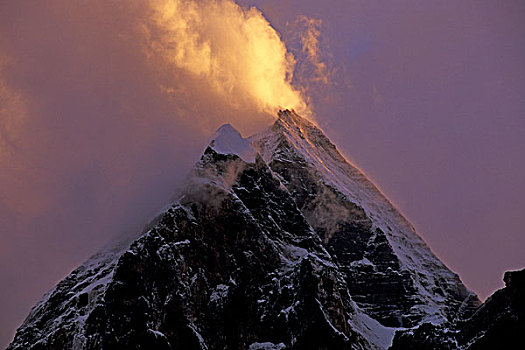 顶峰,云,加尔瓦尔,靠近,甘戈特里,乌塔兰邦,北阿坎德邦,喜马拉雅山,北印度,印度,亚洲