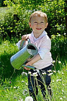 小男孩,两个,岁月,浇水,花园,喷水壶