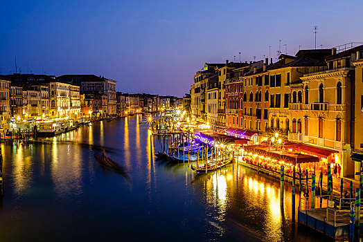 大运河,晚上,灯,风景,雷雅托桥,威尼斯,威尼托,意大利,欧洲