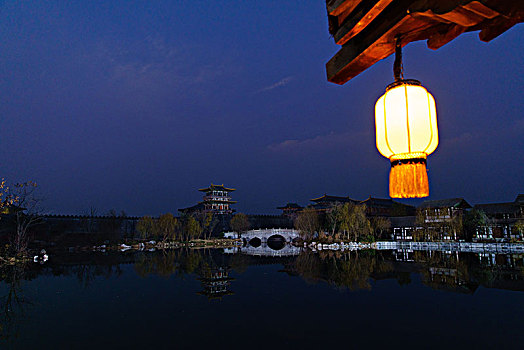 湖北襄阳影视城夜景