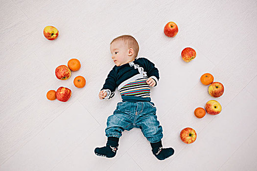 婴儿,躺着,背影,苹果,橘子