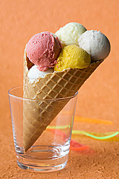 水果冰淇淋,威化蛋筒