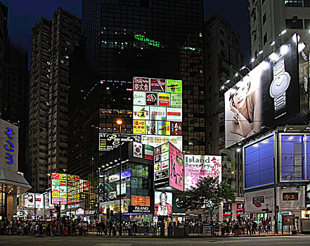 香港日式崇光sogo百货公司周边热闹的夜市