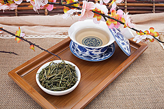 http://www.qunran.cn/html/76a4199882.html