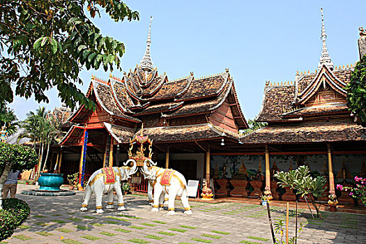曼春滿古佛寺