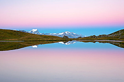 早,早晨,湖,反射,格拉鲁斯,阿尔卑斯山,瑞士,欧洲