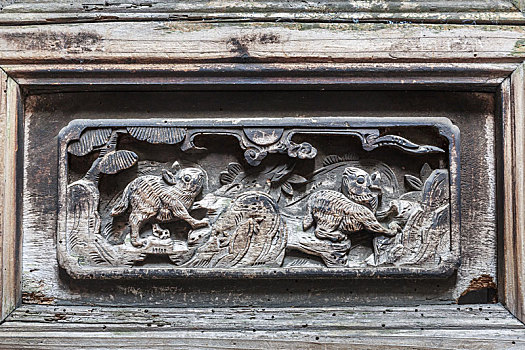 徽州古民居门扇上的动物木雕