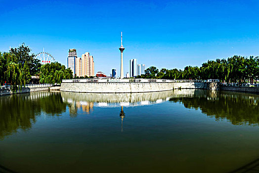 天津景点风光－水上公园远眺天塔全景