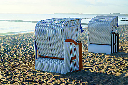 两个,屋顶,海滩藤椅,波罗的海