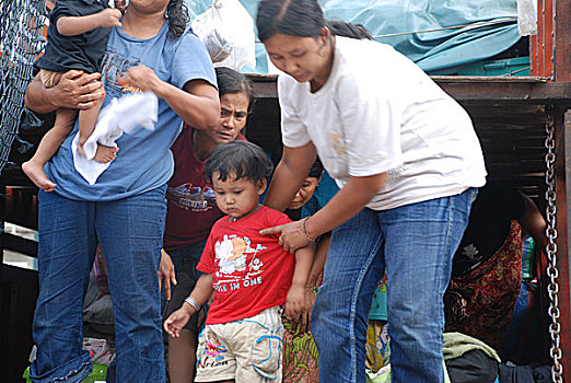 缅甸,移民,到达,卡车,拥挤,状况,泰国,五月,2008年