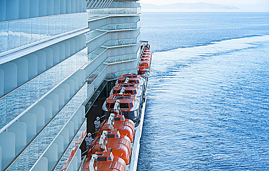红色,救助,船,排列,甲板,大,乘客,渡轮