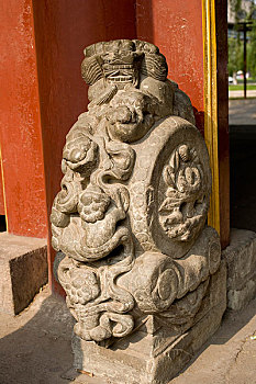 北京大学门前的门蹲