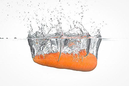 胡萝卜入水