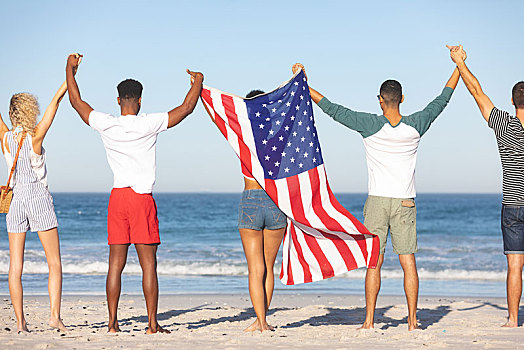 群体,朋友,站立,一起,美国国旗,抬手,海滩