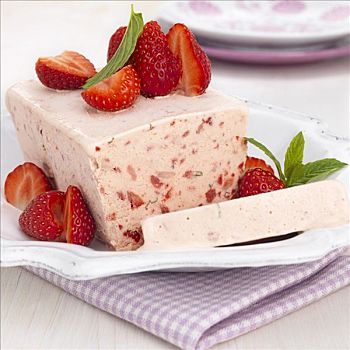 草莓,冰淇淋蛋糕
