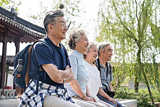 老年夫妻旅游