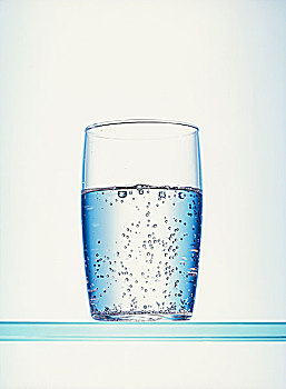玻璃杯,碳酸化,矿泉水