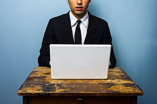年轻,商务人士,工作,笔记本电脑