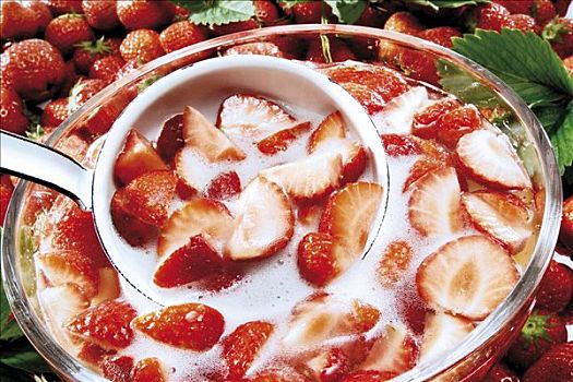草莓,草莓潘趣酒